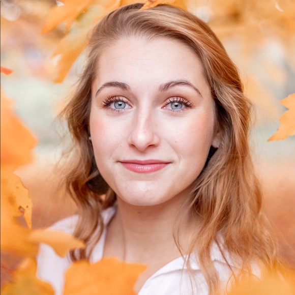 Meet your Posher, Mikayla - Picture 1 of 1